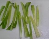 ブロッコリーの芯を肉巻き!作り方1写真