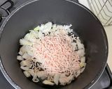 超簡単！タマネギとコーンのコンソメスープ作り方1写真