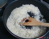 レトルトカレーで簡単☆パエリア風ピラフ作り方3写真