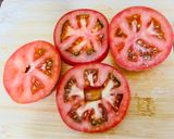 トマトのチーズ焼き×薫燻ウインナー作り方1写真