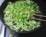 簡単！！たくあんとキャベツの炒め物★作り方3写真