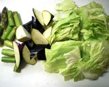 野菜タップリ海老とイカのガーリック炒め作り方1写真