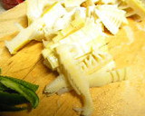キムチ鍋の素で　筍と挽肉のこってり炒め作り方1写真