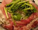ダイエットにも★豚ニラもやしの卵黄だれ作り方1写真