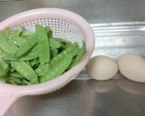 お母さんの味☆きぬさやと卵の炒め物作り方1写真