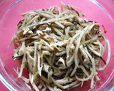塩昆布蒸し鶏とごぼうの旨味和え☆作り方5写真