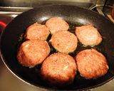 フライパンでトマトソース煮込みハンバーグ作り方3写真