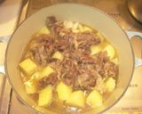 ルクルーゼでヘルシー✿ほっこり肉じゃが作り方3写真
