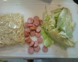紙コップと電子レンジでウィンナー焼きそば作り方1写真