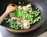 マッシュルームとお豆さんのガーリック炒飯作り方3写真