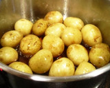 小粒新じゃがいもの煮ころがし作り方6写真