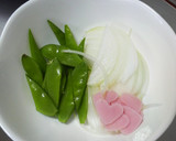 お弁当に♪新たまの❤マヨカレー炒め❤作り方1写真