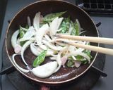 お弁当に♪新たまの❤マヨカレー炒め❤作り方3写真
