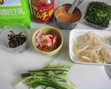 キムチ鍋の素で辛酢っぱい豆乳冷麺♪作り方1写真