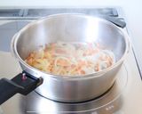 お肉柔らか【牛すじの赤ワイン煮込み】作り方2写真