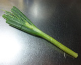 風味抜群♪玉ねぎの葉とザーサイの炒り卵作り方1写真