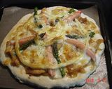 カニカマとアスパラとチキンの美味ピザ作り方5写真