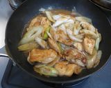肉じゃがの翌日は♪残った煮汁で鶏の旨辛煮作り方6写真