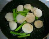 チップスで味付け＊帆立とアスパラバター＊作り方3写真