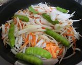 すき焼きのたれで♪モヤシと豚バラ蒸し煮作り方3写真