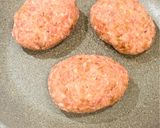 とろけるチーズが幸せ＊煮込みハンバーグ作り方3写真