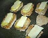 チーズものせて♪豚のリンゴのせ焼き作り方3写真