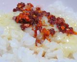 ジャンク系ご飯☆食べるラー油とチーズ飯！作り方3写真