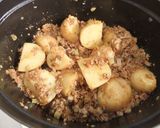 新じゃがの肉みそ煮込み作り方4写真