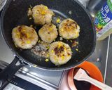 和風にも！トウモロコシ御飯の焼きおにぎり作り方3写真