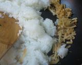 食べるラー油で！ニラたっぷり炒飯作り方2写真