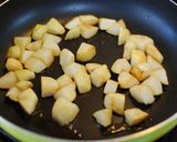 カマンベールと鶏じゃがのテリヤキ炒め☆作り方2写真