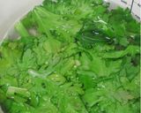 旬を味わう♪春菊のかき玉みそ汁作り方2写真