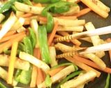 お弁当にも♡竹輪と人参のカレーマヨ炒め♬作り方3写真