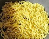 白菜とソーセージの醤油焼きそば作り方2写真