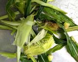 ヤングコーンの皮とヒゲでお味噌汁の出汁作り方1写真