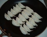 野菜たっぷり☆ザーサイ入り手作り餃子作り方4写真