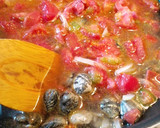 鍋ひとつで☆あさりとトマトのスープスパ作り方2写真