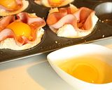 卵とろとろ♪ハムエッグの食パンカップ作り方3写真