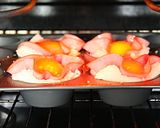 卵とろとろ♪ハムエッグの食パンカップ作り方4写真
