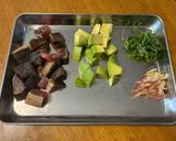やみつき！カツオのタタキのポキ丼作り方2写真