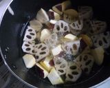 男子が喜ぶ♪さつま芋と鶏肉の煮物作り方4写真