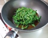 葉唐辛子の食べるラー油炒めヽ(^o^)丿作り方2写真