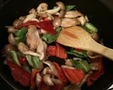 簡単！鶏胸肉とピーマンのオイスター炒め丼作り方5写真