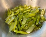 長ねぎと茎ワカメのドレッシング和え作り方2写真