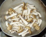 しめじと鶏肉のマヨネーズあえ作り方1写真
