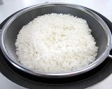 炊飯器でガーリックチキンピラフ作り方1写真