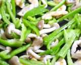 鶏肉と梅で.和風チンジャオロース作り方4写真