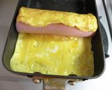 簡単もう一品！魚肉ソーセージの卵ロール作り方5写真