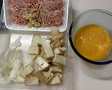 【簡単ヘルシー】厚揚げと鶏挽肉の親子丼作り方1写真