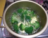 離乳食7か月頃～ブロッコリーのチーズ和え作り方1写真